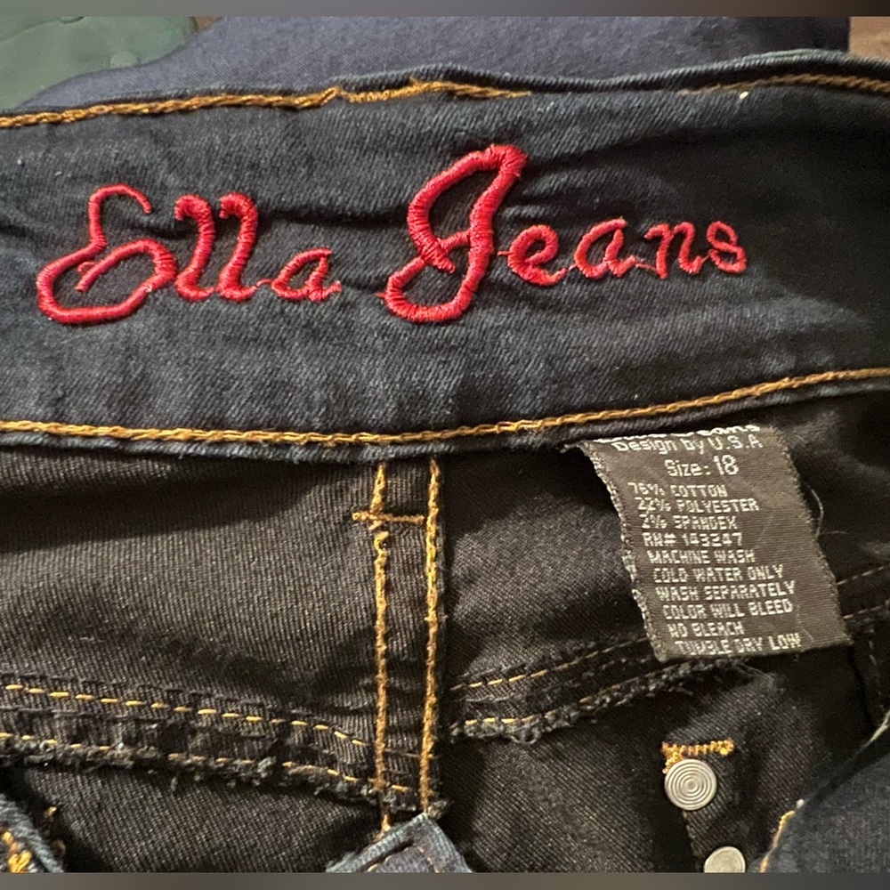 Ella Jeans dark wash capris/shorts